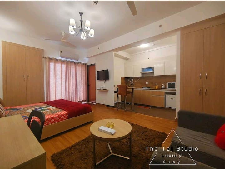 Taj StudiosLuxury Fully Equipped Studio Apartment Apartments for