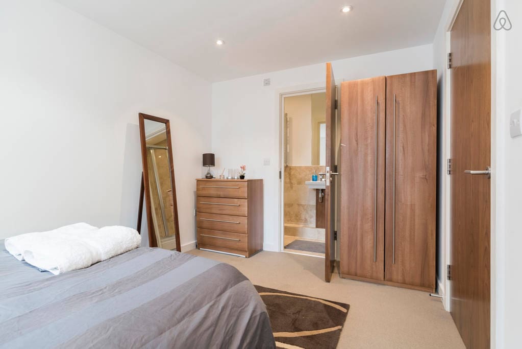 Ensuite bathroom