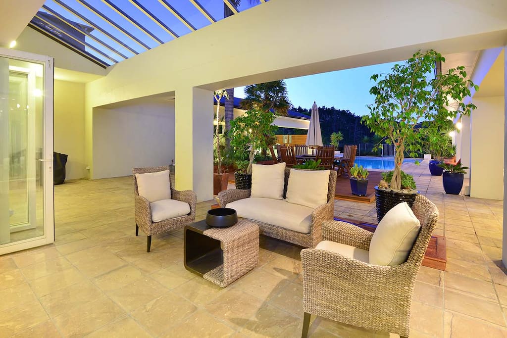 Covered alfresco