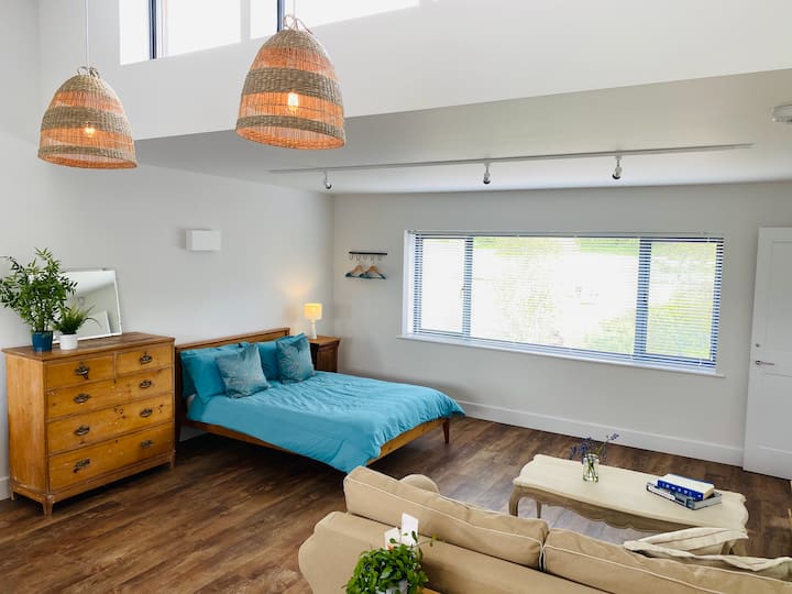 สว่างและสว่าง (ผู้ที่ชอบห้องมืดสุดๆเพื่อนอนหลับอาจต้องนำหน้ากากอนามัยมาด้วย)