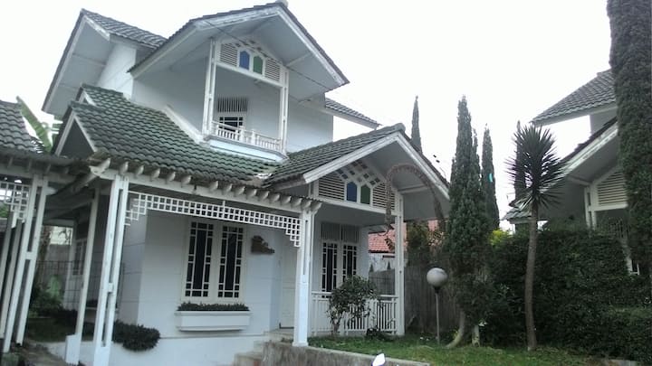 12+ Villa Palm Garden Cipanas Images