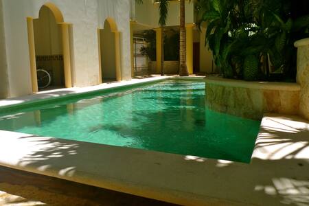 HEART OF PLAYA - Spacious Condo close to the beach