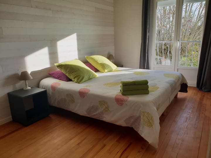 Soba 5/ bračni krevet u 180