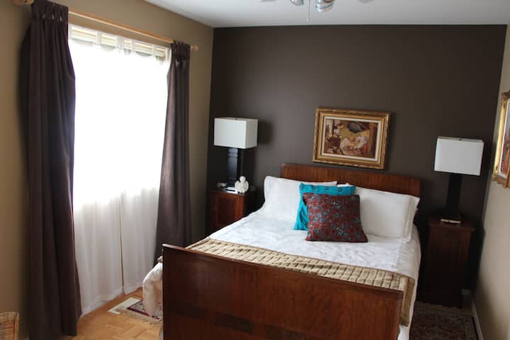 Annies Room - (193 sq.ft.)