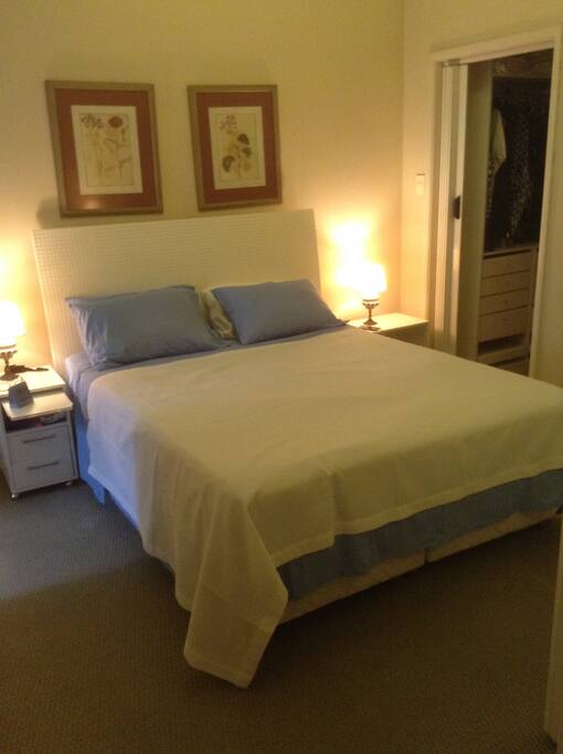 QUARTO CASAL
CAMA BOX QUEEN