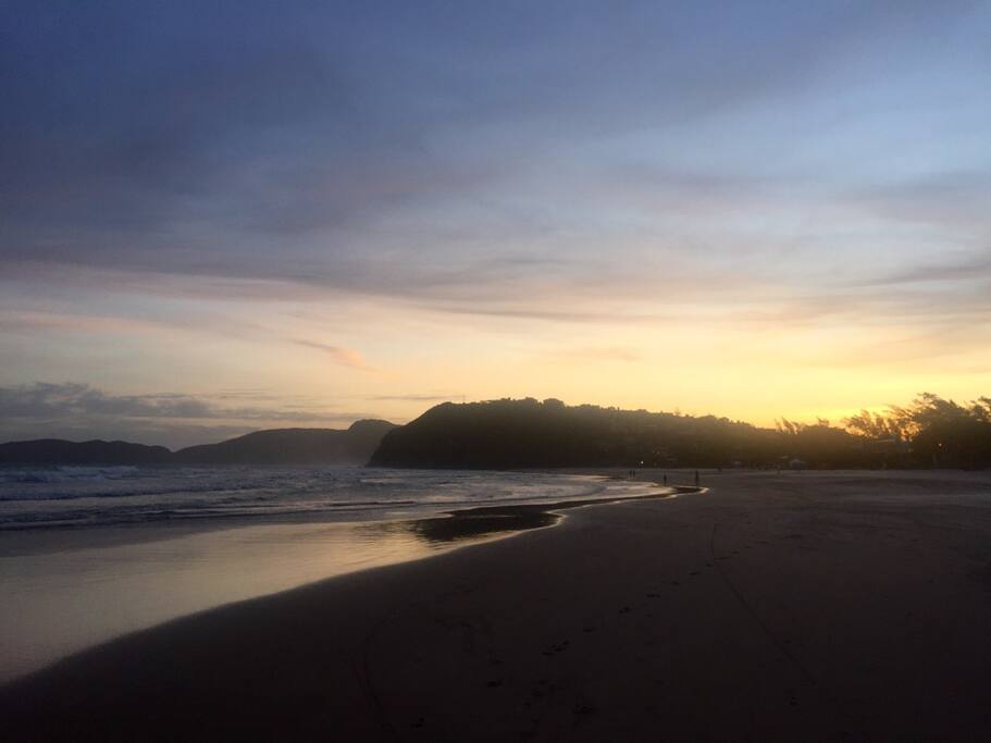 Casa localizada à menos de 400 metros da praia de Geribá