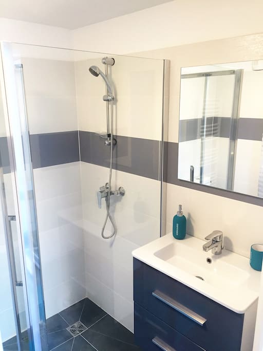 Votre salle d'eau avec douche à l'italienne