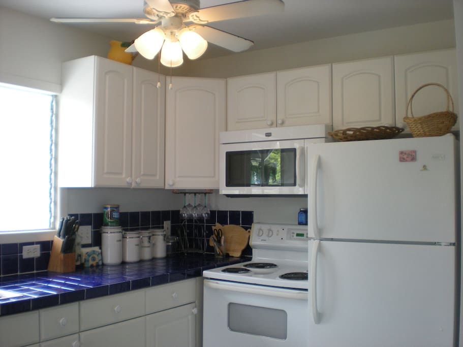 Full kitchen