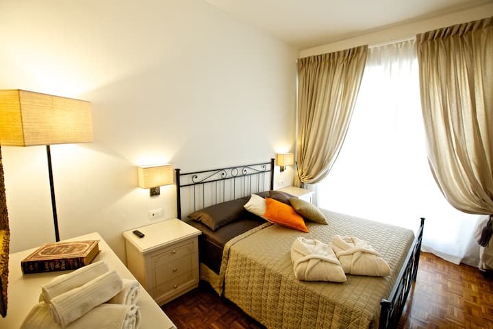 Dhomë gjumi dopjo e ndritshme 