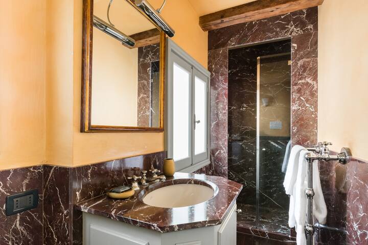 The Venetian Penthouse gallery image 2