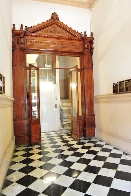 The building entrance very beautiful and with the elevator.