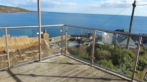 Fabulous Views, Modern, Comfortable in Coverack