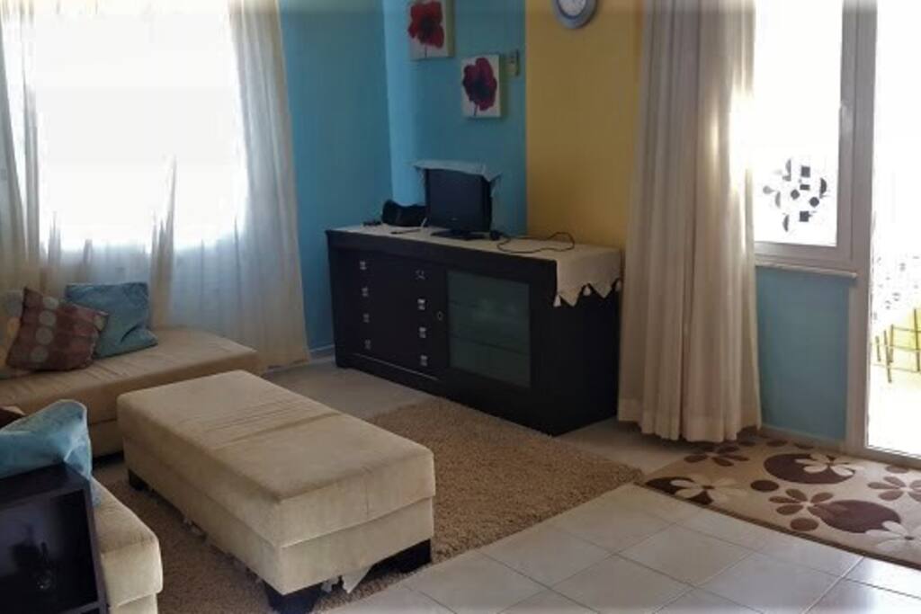 Living room. / Salon.