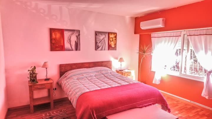 Комната в квартире с общей ванной и выходом на террасу в Saavedra