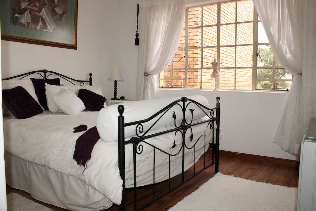 Guest Bedroom2