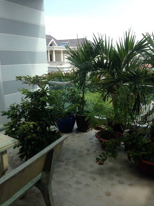 Wonderful rooftop balcony. Great in the mornings to catch the sun and lovely views of the city lights at night.