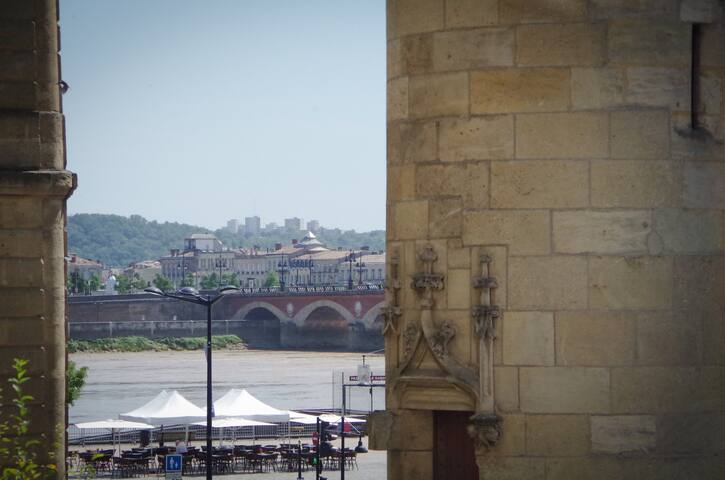 Place du Palais – Centre historique – Grand balcon gallery image 4