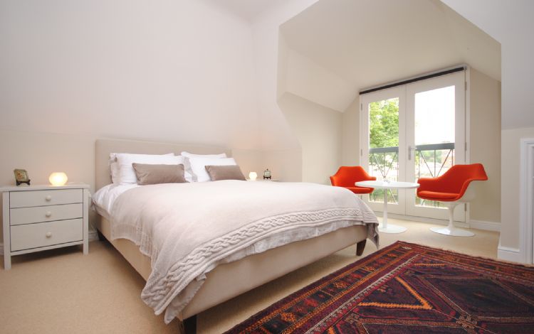 غرفة النوم 4 (سرير بمقاس كبير): إطلالات على النهر والقلعة والكاتدرائية