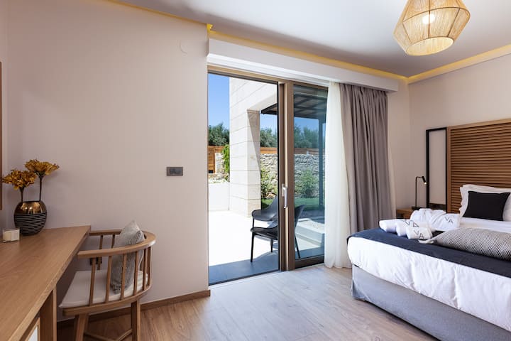 שניים מחדרי השינה יכולים לתקשר, וזה נוח למשפחות.