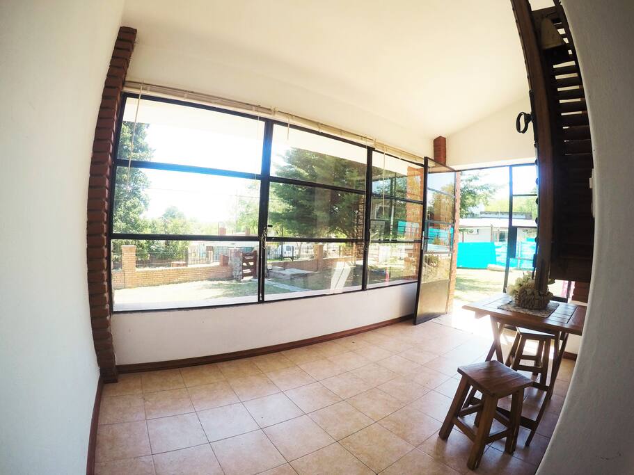 Terraza/Galería techada y vidriada con vista al parque y las sierras