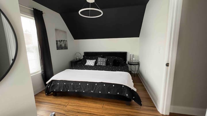 King Size Casper mattress 
