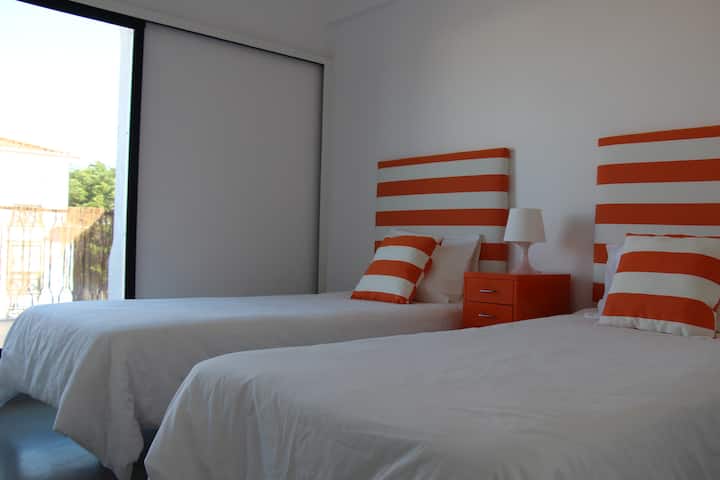 Dirisha kubwa kuelekea kwenye mtaro