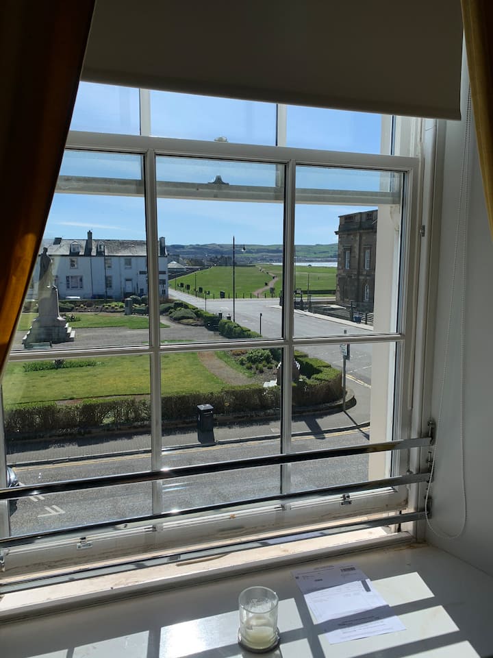 Ayr Centre Apartment, Views, Parking, Dog Friendly Flats for Rent in South Ayrshire Council