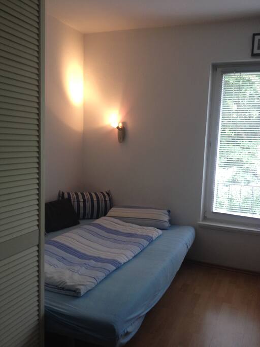 Großes Einzelbett
