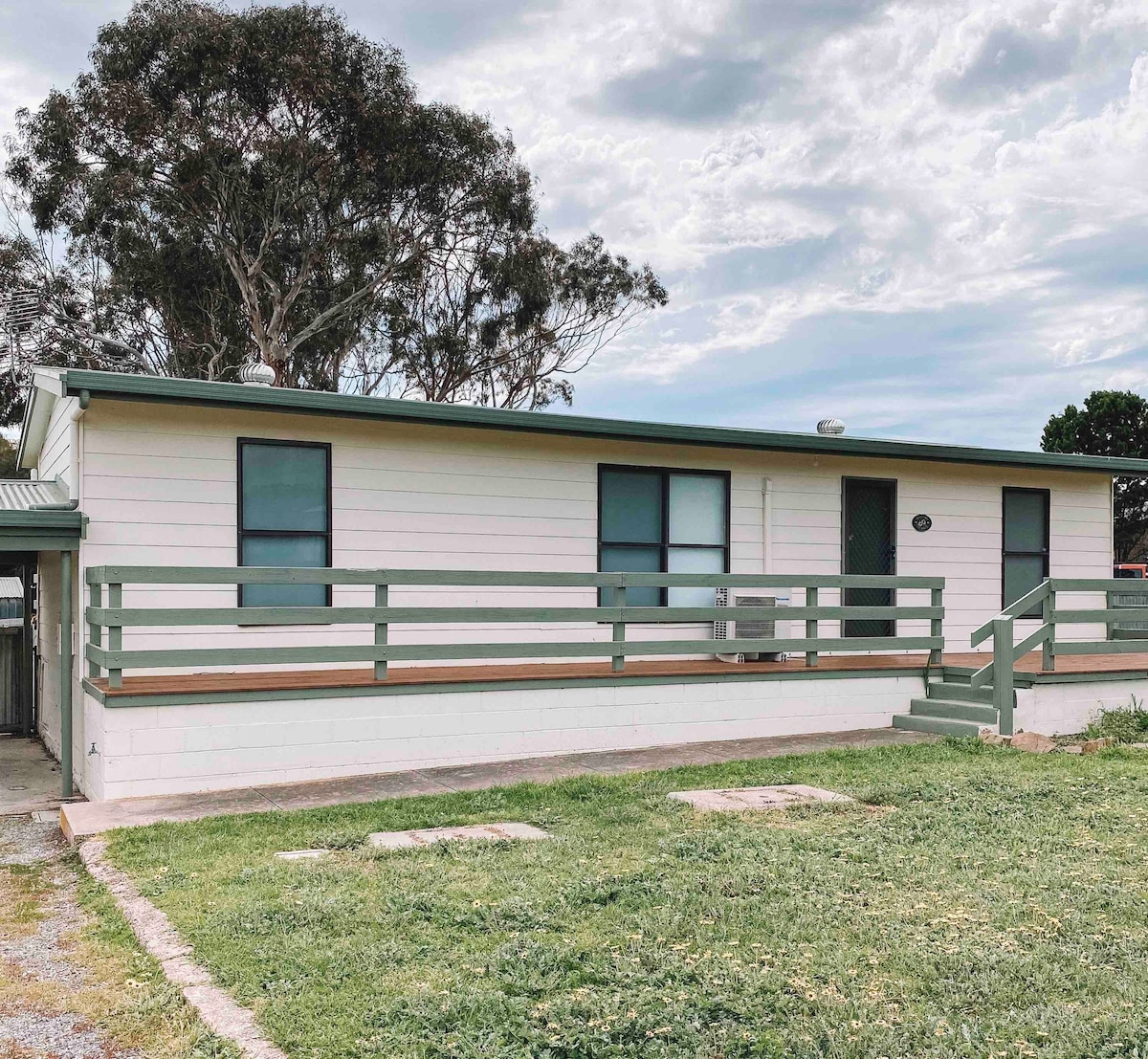 “Sunset Beach House” Perfect Family Getaway! Houses for Rent in