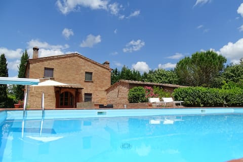 Country House in the Crete Senesi