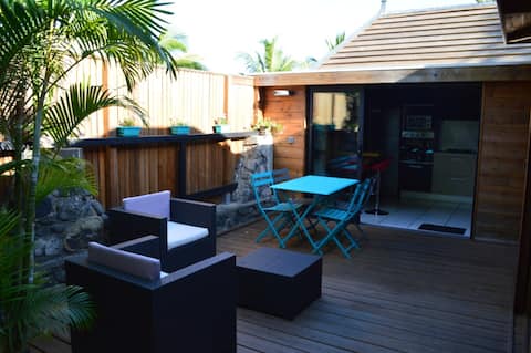 Successful Airbnb property: Charming bungalow 2 steps from the lagoon in Saint Paul