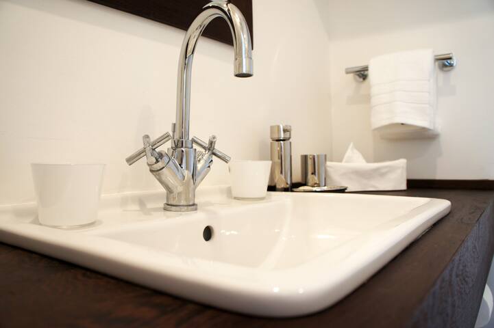 Charming cottage in a green scenery gallery image 5