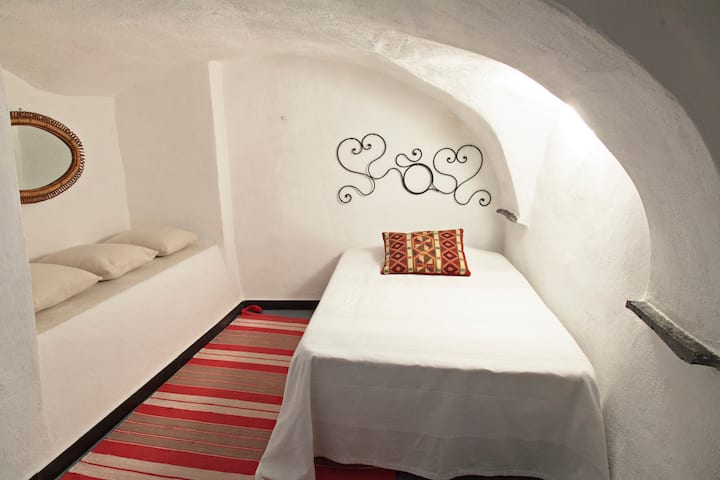 ห้องนอนเดี่ยวชั้นล่าง