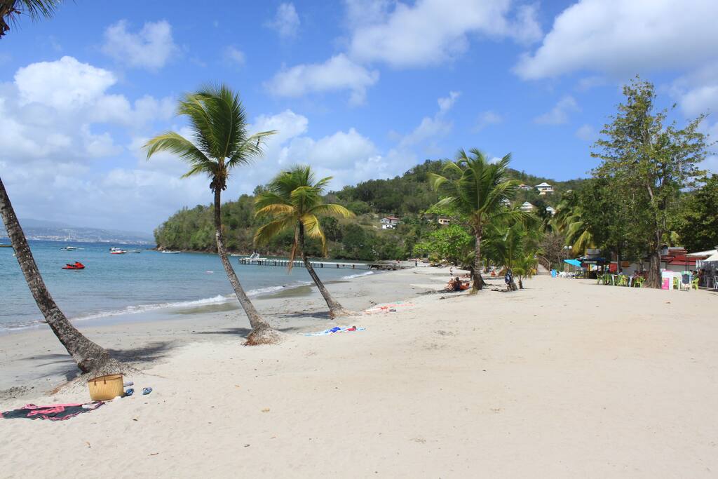 Strand Anse à l‘ Ane 50m entfernt vom Appartement