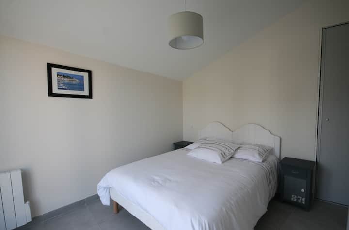 CHAMBRE RDC
LIT 140 CM