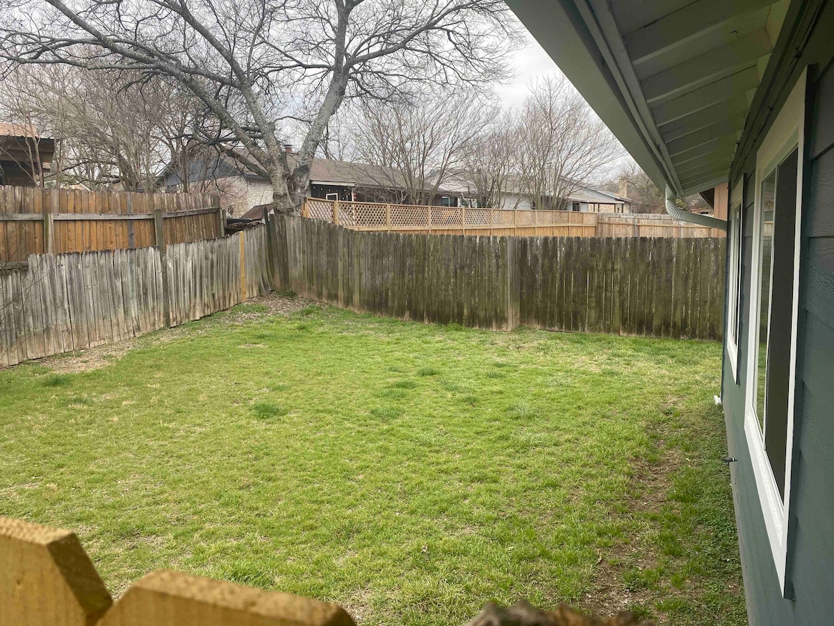 Modern Southwestern 2BR near SoCo