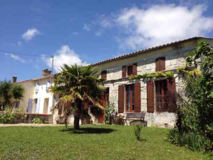 Country House With Pool And View - Sleeps 14 - Charente-Maritime