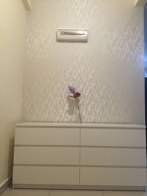 Flowery vase is welcomed for your staying...☀️☀️☀️