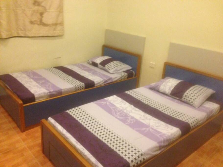 Twin Sharing Beds