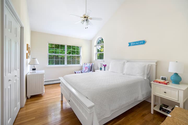 Treća spavaća soba, kraljica  s nedavno renoviranom kupaonicom