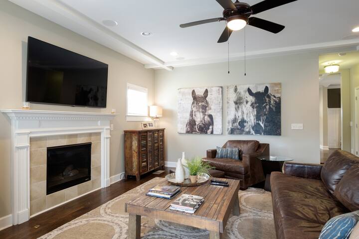 Spacious Home in Cool East Nashville – #2019071966 gallery image 2