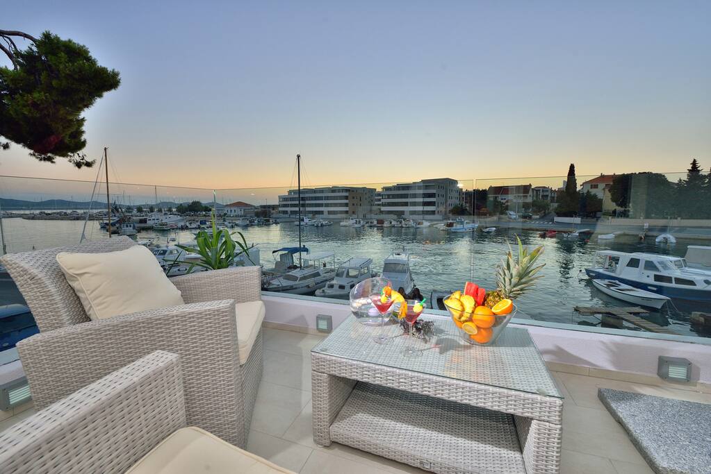 Deluxe apartment with sea view Wohnungen zur Miete in Zadar, Zadarska