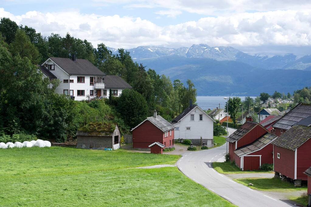 Red holidayhouse- Tømrastova