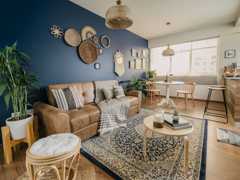 Blue Poet apt. Coolest area in the city