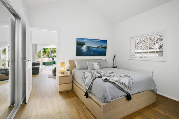 Churchpoint – Private Spacious Deep Waterfront gallery image 3