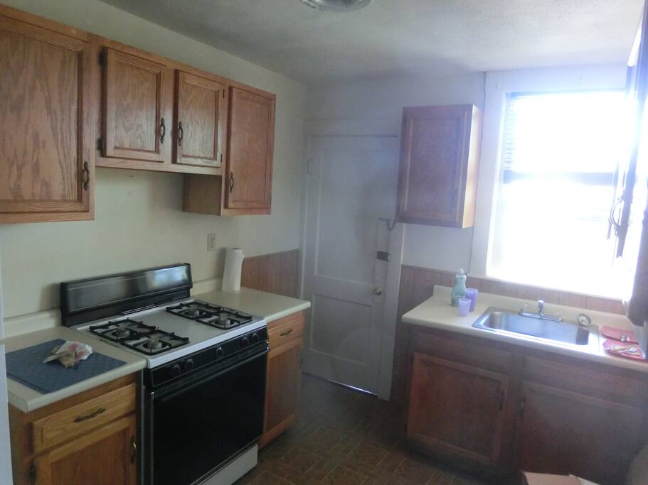 Giant kitchen shared with me (I will take care of the cleaning)