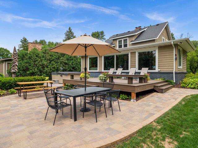 Lake Home, Hot Tub, Sauna, Boat, Private Chef gallery image 5