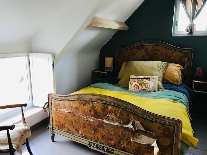 მეორე ორადგილიანი საძინებელი ზემოთ