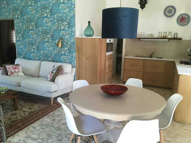 Charming house with pool and close to the sea gallery image 4