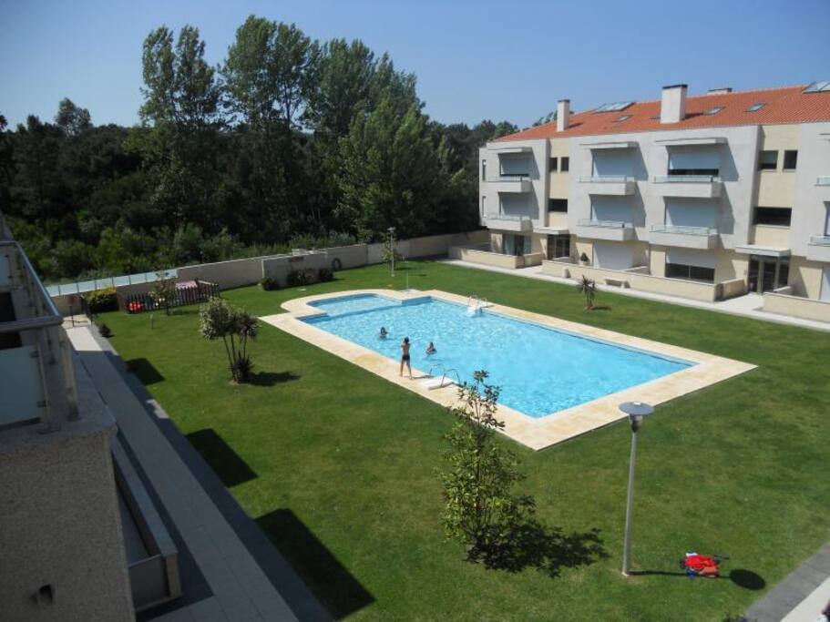 Résidence avec piscine privée non chauffée.